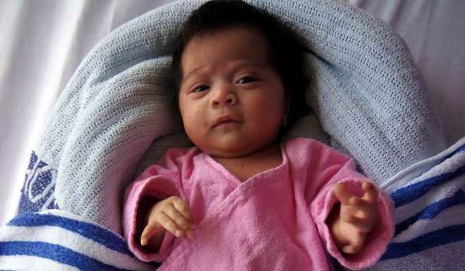bayi perempuan panjang 50cm berat 4kg ditinggal di queen elizabeth hospital