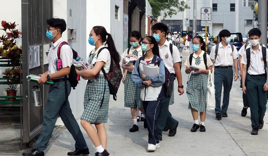 Pelajar SMA Hong Kong Kembali ke Sekolah Foto Edmond Jadi - SCMP