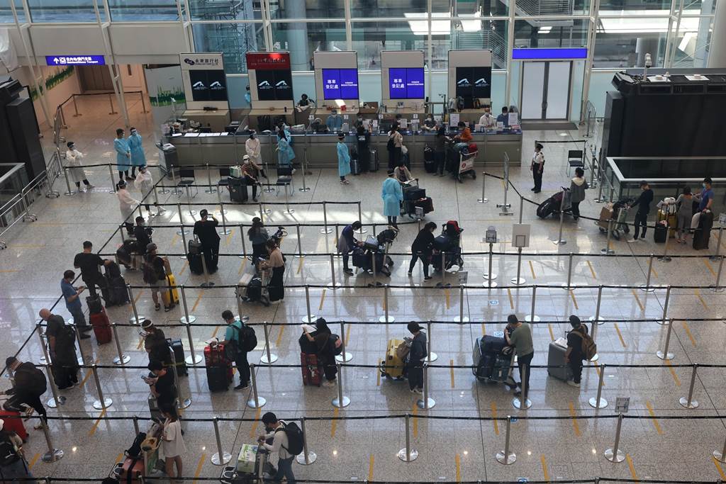 Hong Kong Airport during pandemic (Foto HK01)