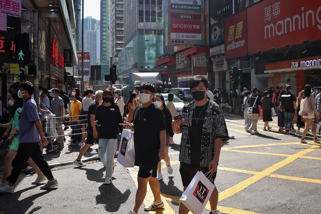 Aktifitas warga Hong Kong per 16 April 2022 jelang pemberlakuan rileksasi sosial (Foto HK01)