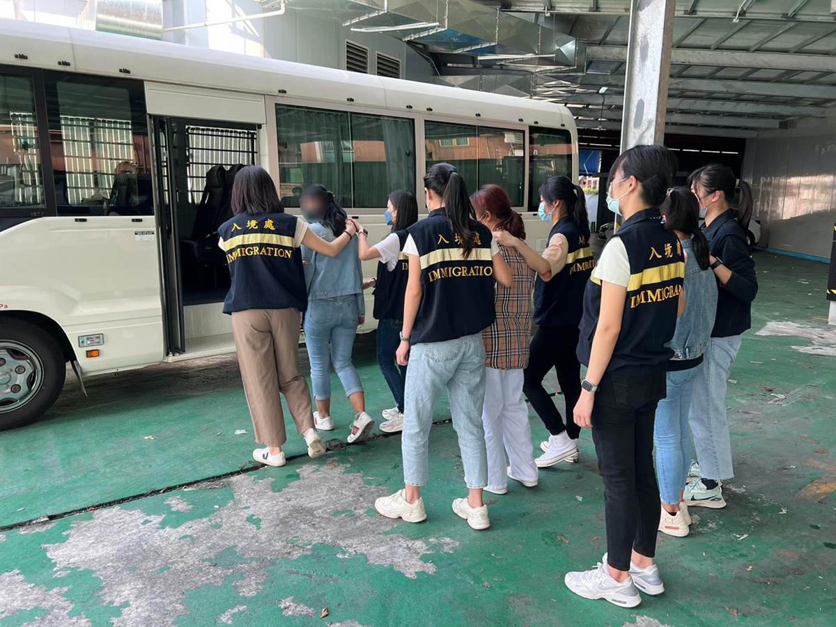 Seven persons arrested during anti-illegal worker operations (Foto Hong Kong Government)