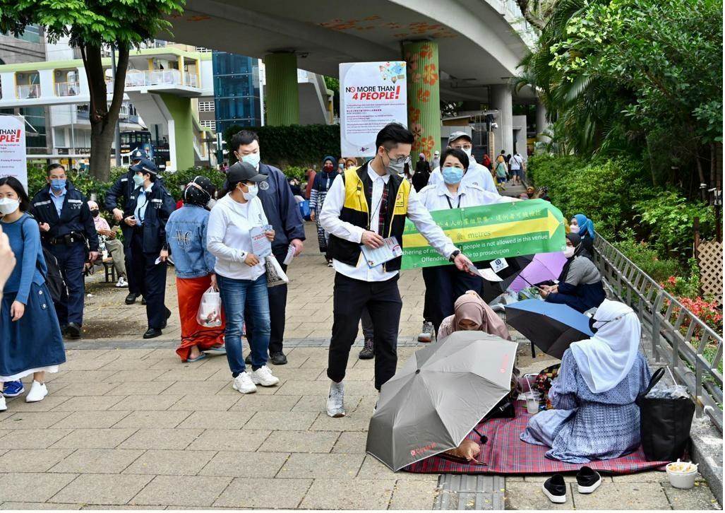 LCSD Lakukan patroli penegakan protokol kesehatan (foto Hong Kong Government)
