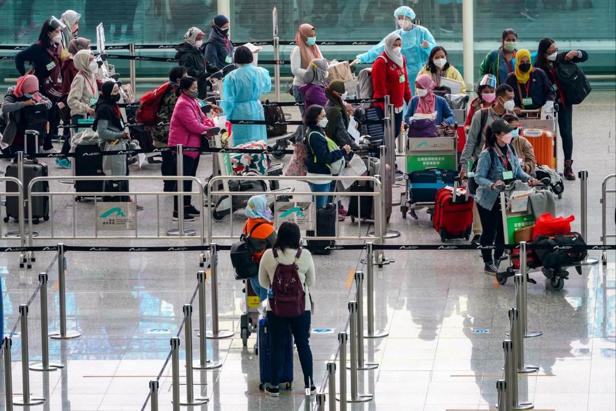 Kedatangan PRT Asing di Bandara Internasional Hong Kong (Foto SCMP)