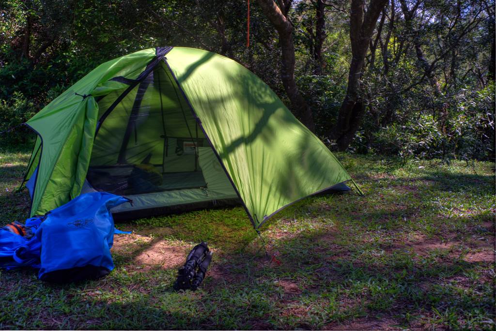 Camping menggunakan tenda dome (Foto Istimewa)
