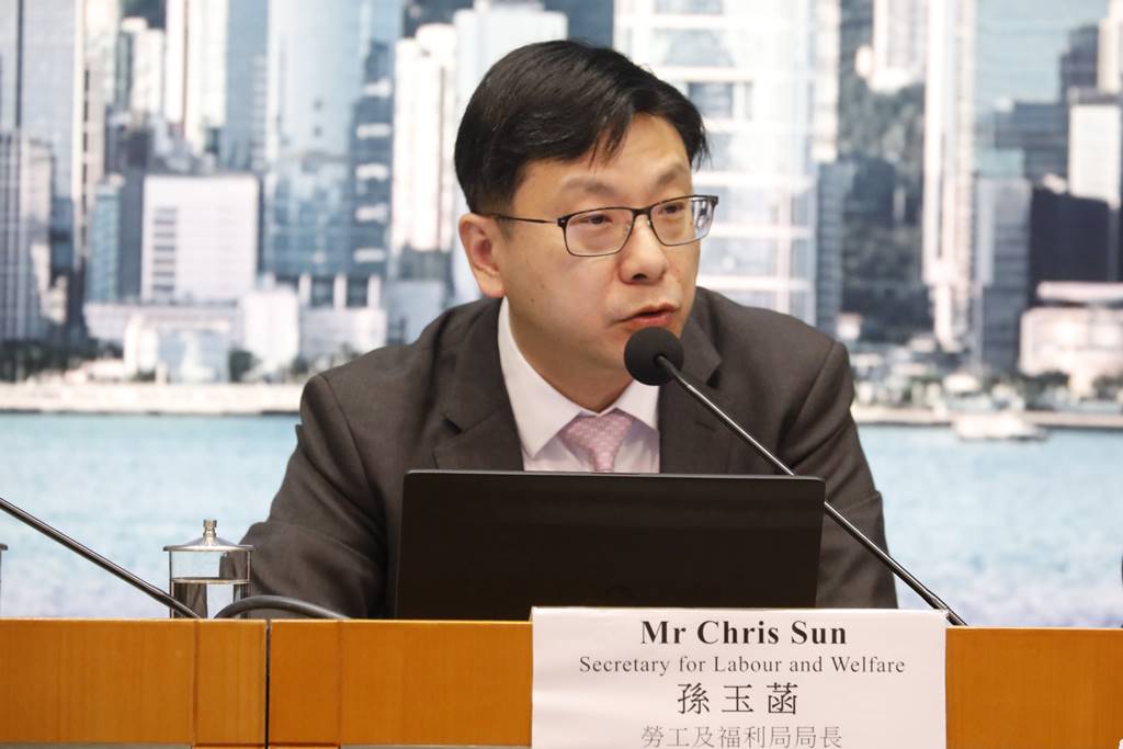 Hong Kong Secretary for Labour and Welfare, Chris Sun (Foto Istimewa)