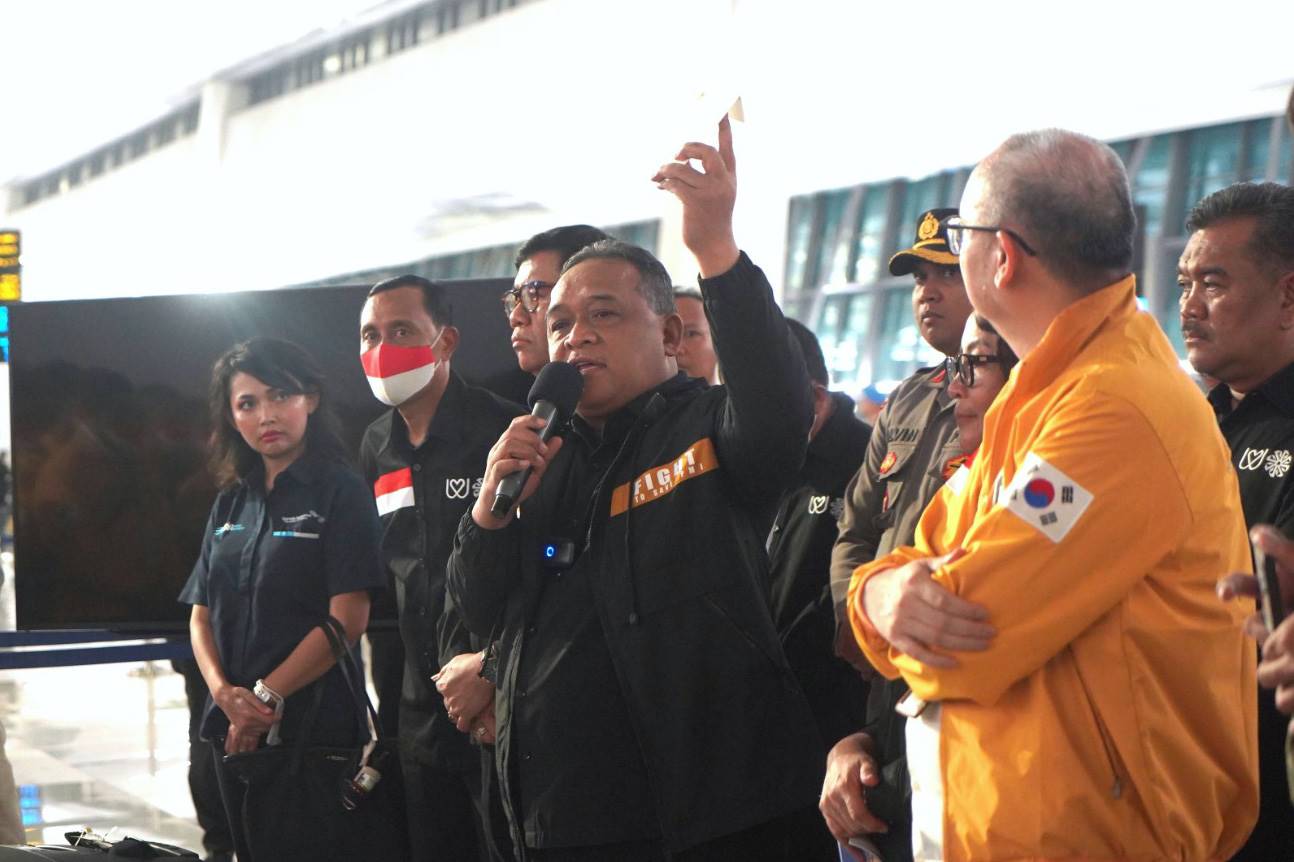 Kepala BP2MI Kawal Langsung Pelepasan 419 PMI dari Senayan-Bandara Soekarno Hatta (Foto BP2MI)