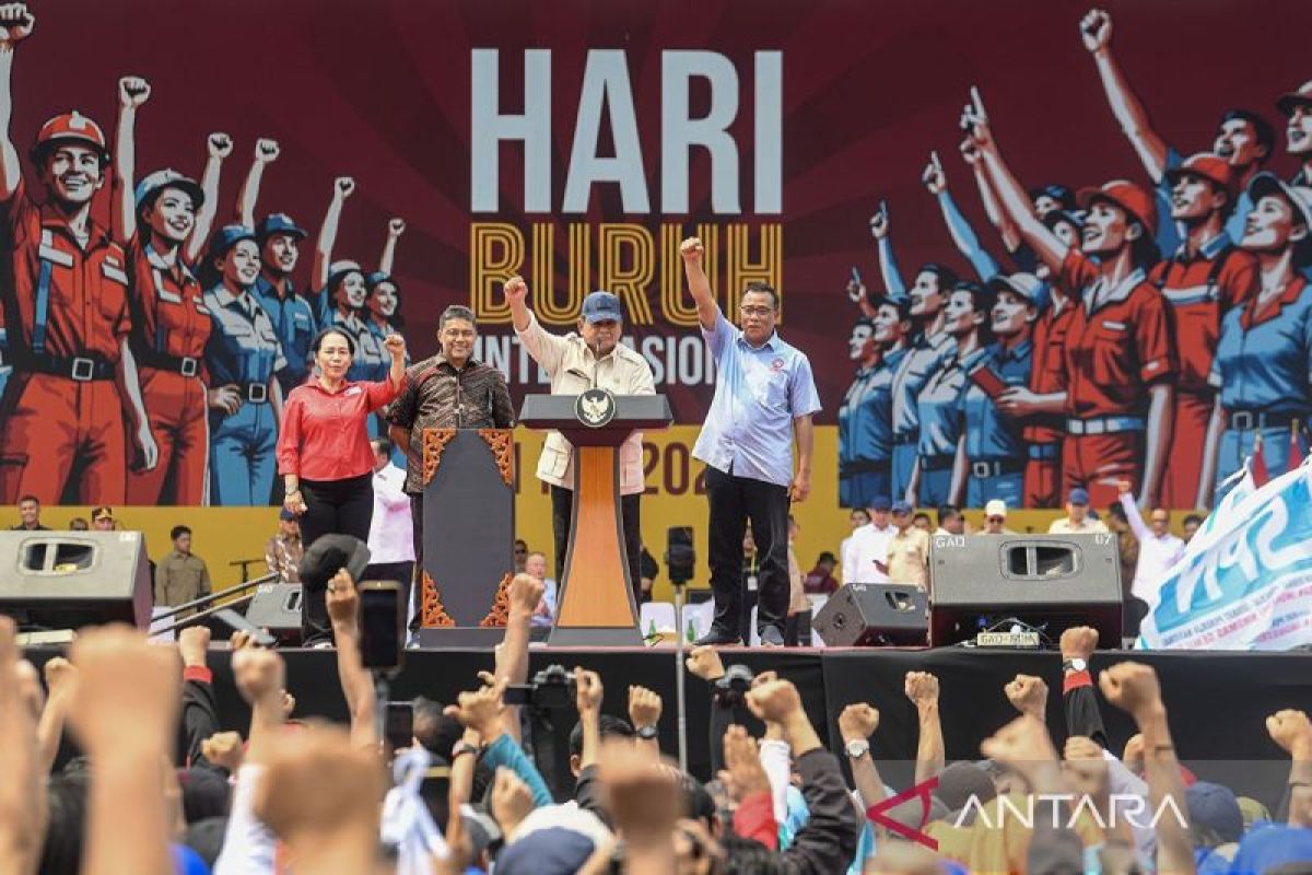 Preasiden Prabowo dalam peringatan hari buruh internasional 1 Mei 2025 di Monas Jakarta (Foto ANTARA)
